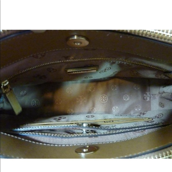 Tory Burch Robinson Handbag - Picture 7 of 8